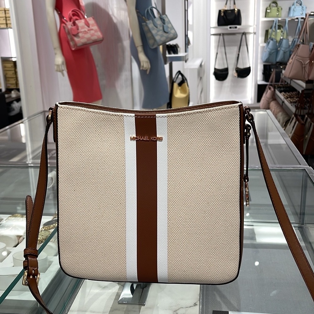 Michael Kors Jet Set Travel Large Messenger Bag (Luggage) 35S3GTVM3C
NWT - Picture 10 of 16